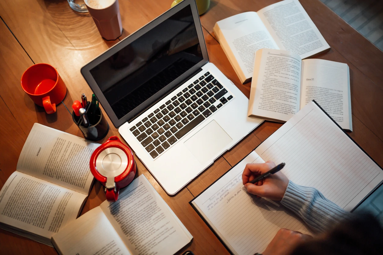 اعداد وتنسيق الابحاث والرسائل الجامعية