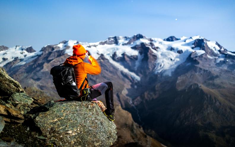 دليل المستقل المبتدئ: كيف تبدأ رحلتك على منصة حرفة وتتفوق على المنافسين؟